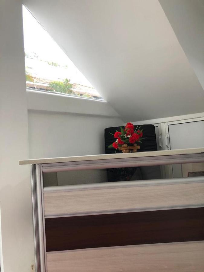 Wish Residence Seaside, Near Durdans & Vasan Eye Care Hospital, Colombo 3 Екстер'єр фото