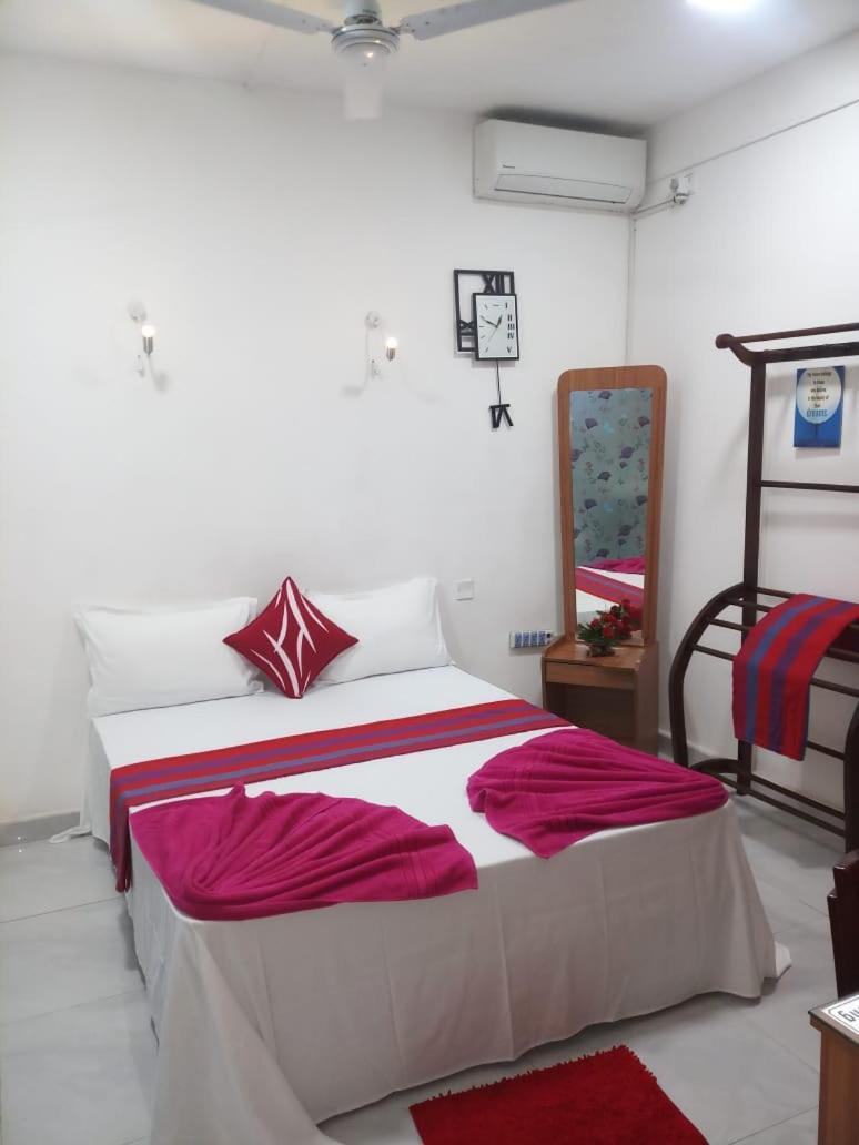 Wish Residence Seaside, Near Durdans & Vasan Eye Care Hospital, Colombo 3 Екстер'єр фото