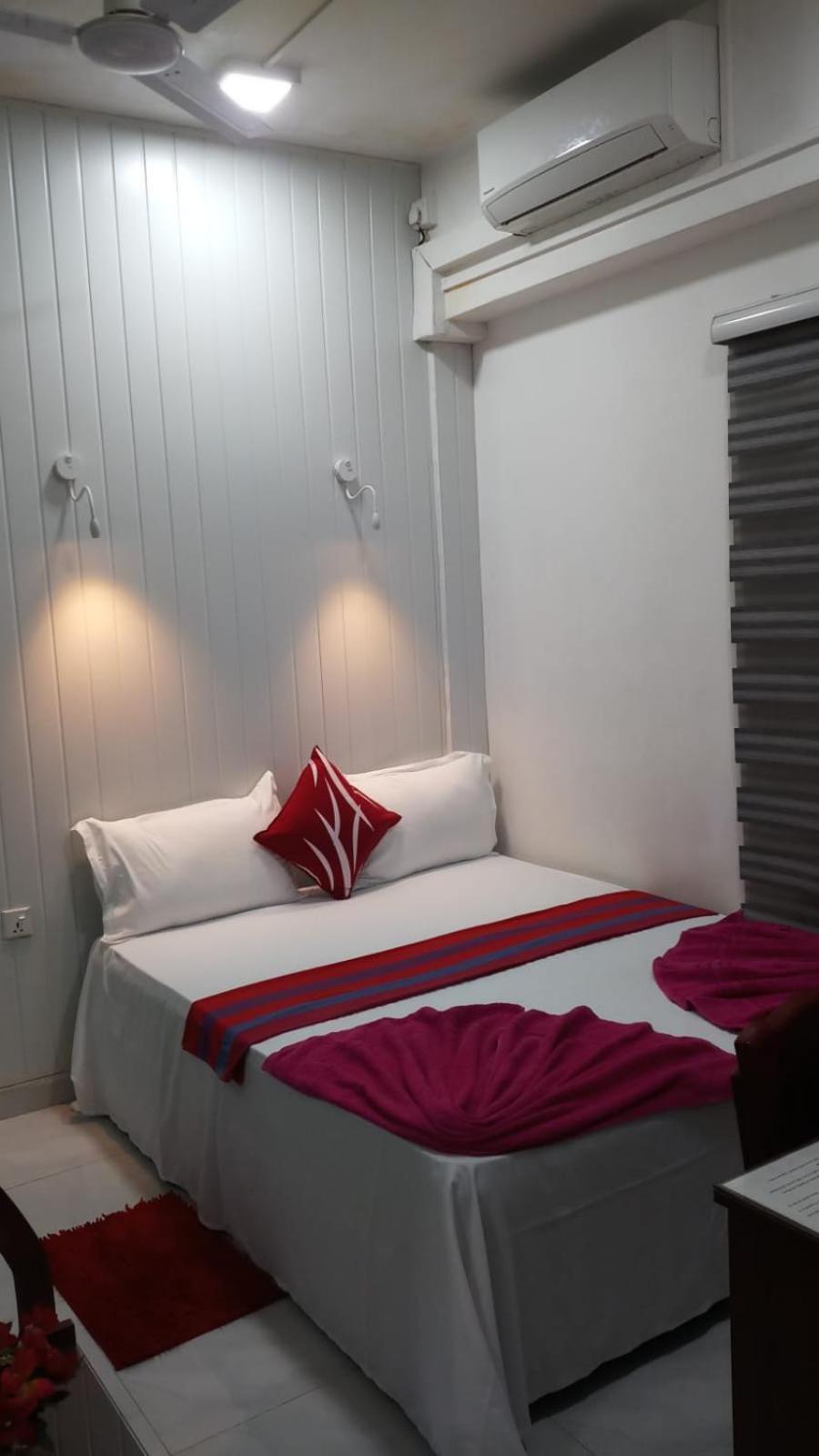Wish Residence Seaside, Near Durdans & Vasan Eye Care Hospital, Colombo 3 Екстер'єр фото